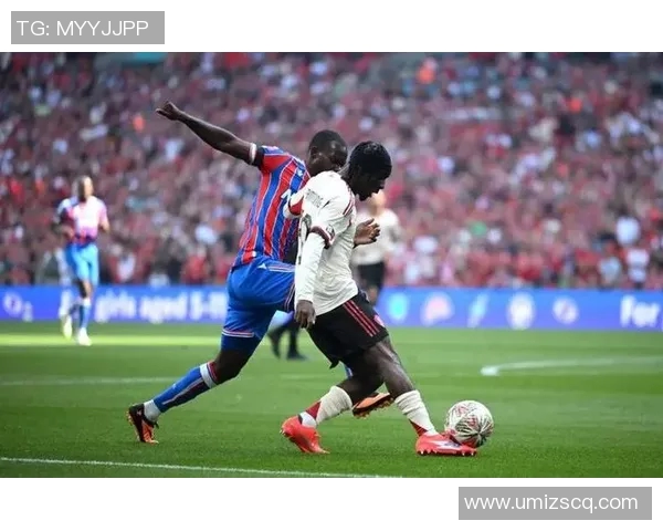 库尔图瓦的守门传奇与职业生涯的辉煌成就分析 库尔图瓦的守门传奇与职业生涯的辉煌成就分析